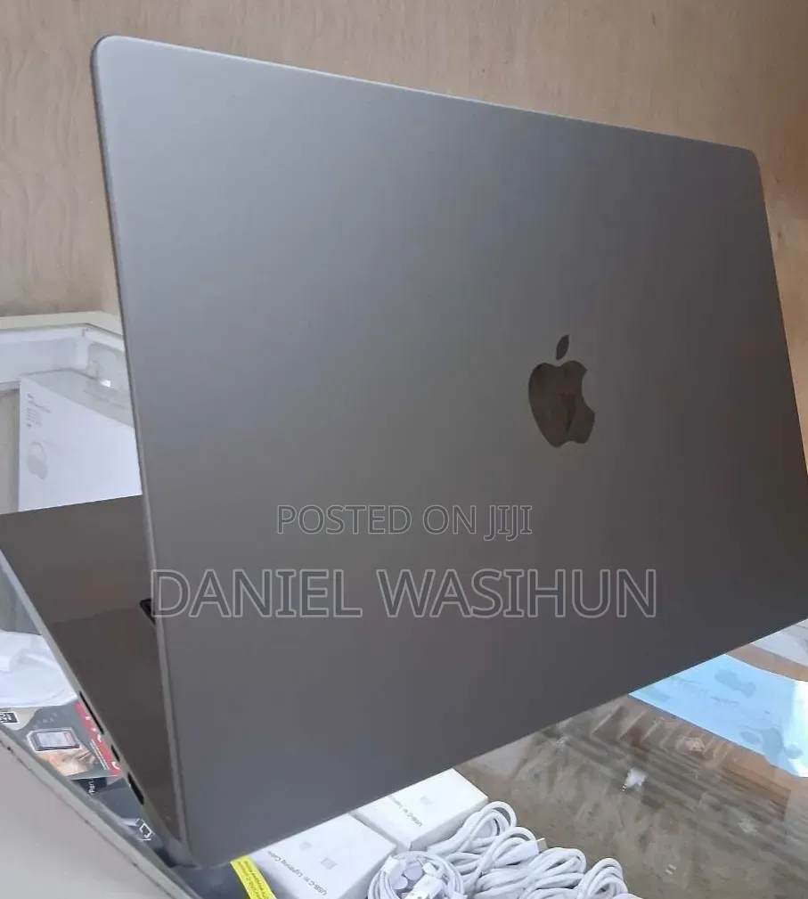 New Laptop Apple MacBook Pro 2021 M1 16GB Apple M1 Pro SSD 1T
