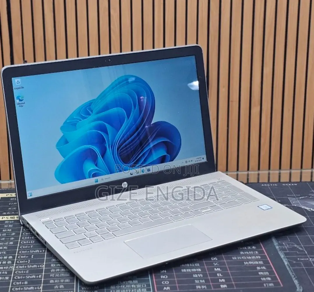 New Laptop HP Pavilion 15 8GB Intel Core i5 HDD 1T
