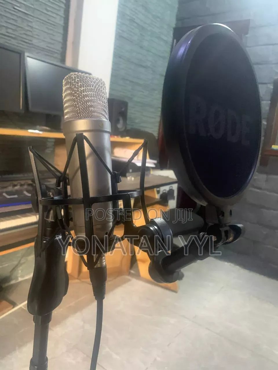 Studio Material