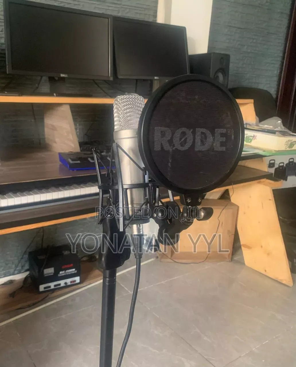 Studio Material