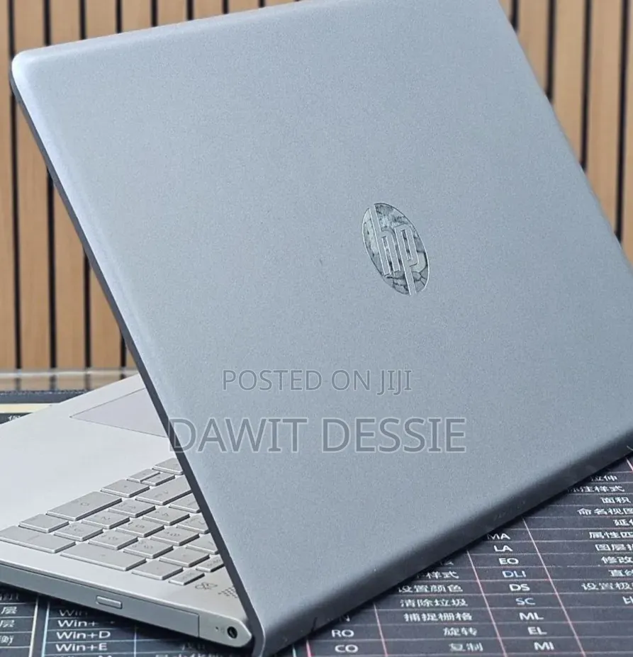 Laptop HP Pavilion 15 8GB Intel Core i5 HDD 1T