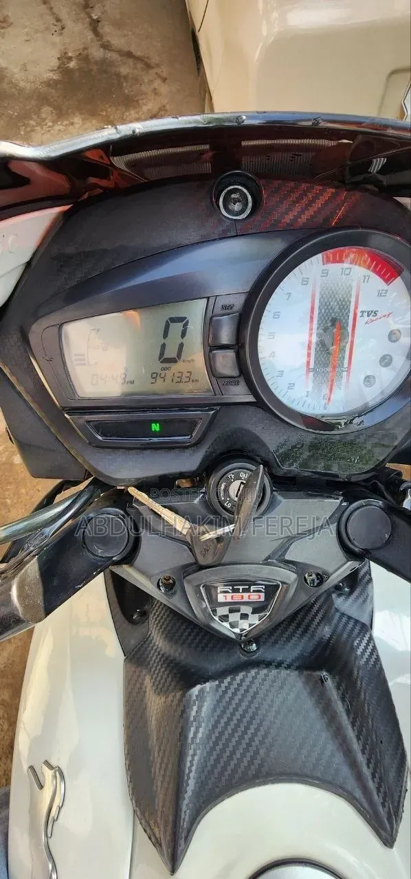 TVS Apache 180 RTR 2021 Yellow