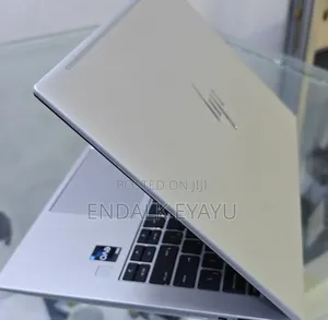 New Laptop HP EliteBook 830 G9 16GB Intel Core i5 SSD 512GB