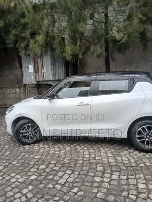 Suzuki Swift 2022 White