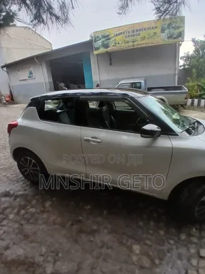 Suzuki Swift 2022 White