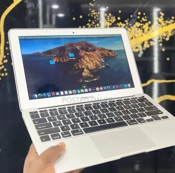 New Laptop Apple MacBook Air 2015 8GB Intel Core i5 SSD 128GB