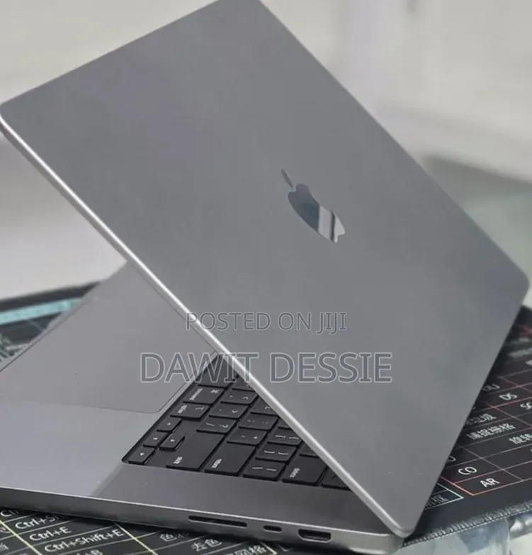 New Laptop Apple MacBook Pro 2021 M1 Max 64GB Apple M1 Max SSD 1T
