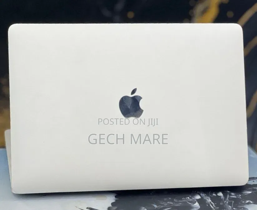 New Laptop Apple MacBook Pro 2022 M2 8GB Apple M2 SSD 512GB