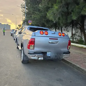 Toyota Hilux 2016 Silver