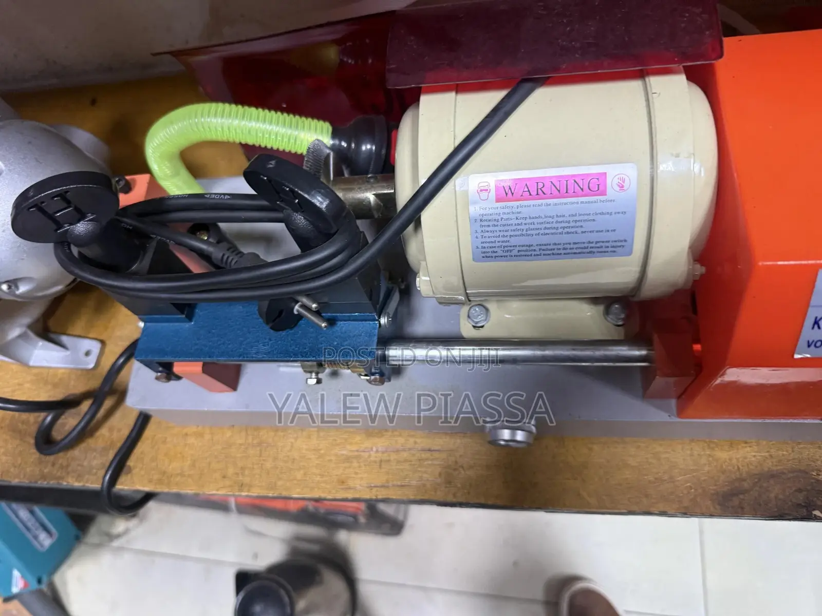 Guide & Cutter: Features a Horizontal Alignment Rod,