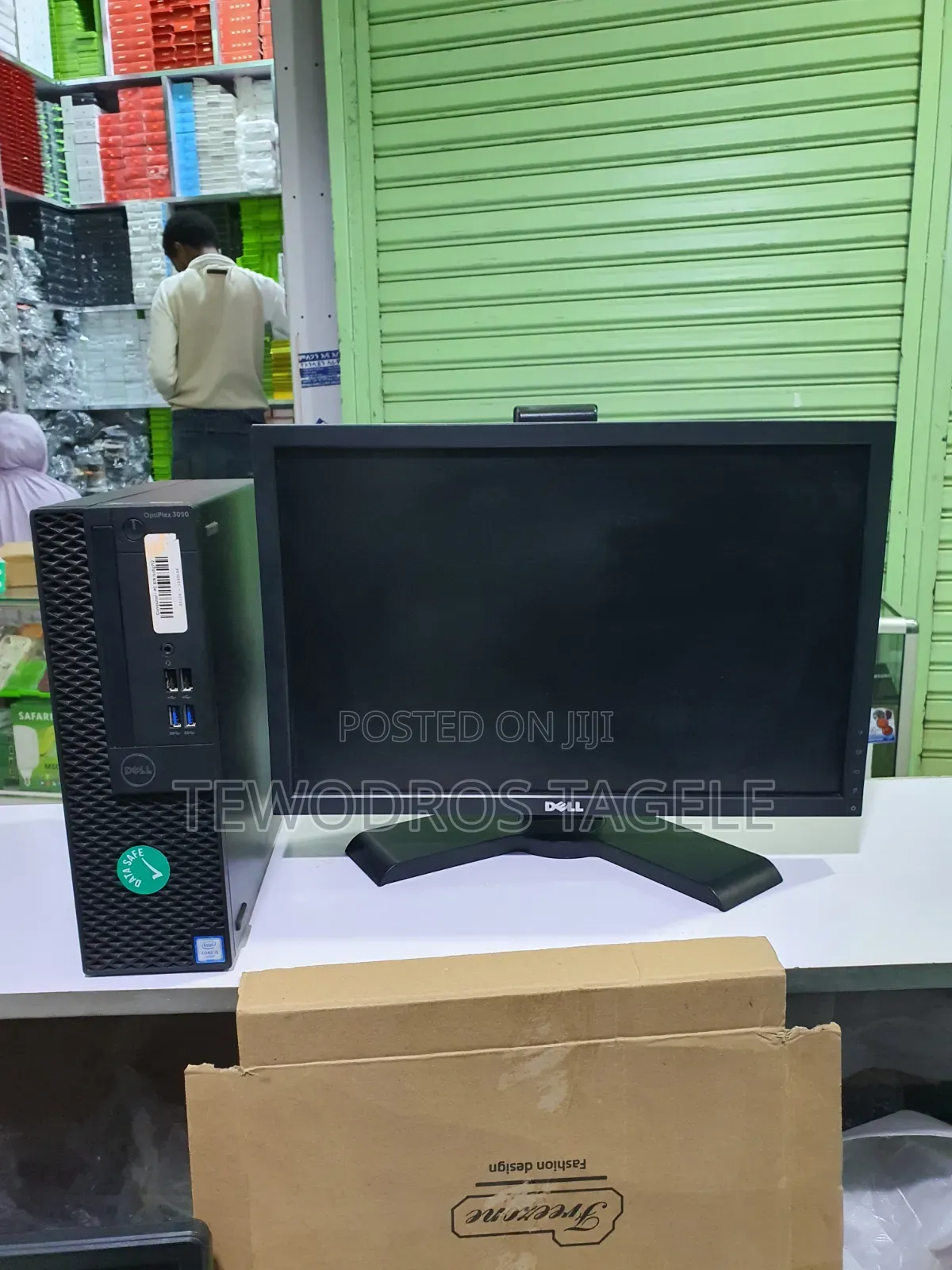 Desktop Computer Dell OptiPlex 3050 4GB Intel Core i5 HDD 500GB