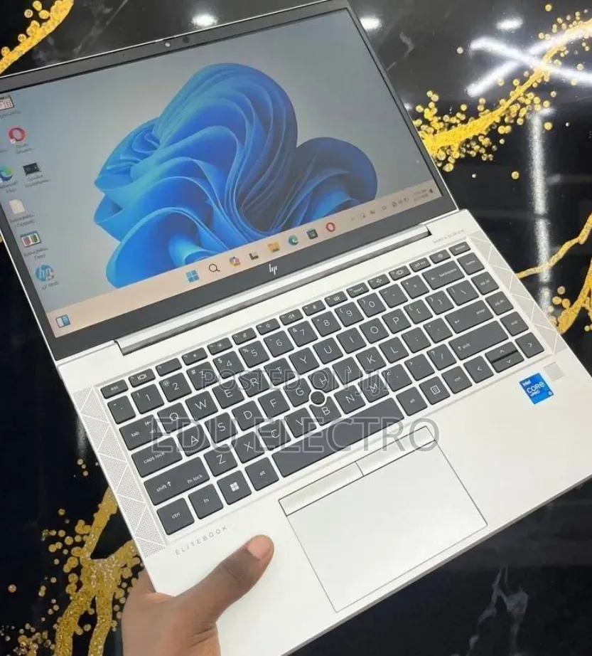 New Laptop HP EliteBook 840 G8 16GB Intel Core i5 SSD 512GB