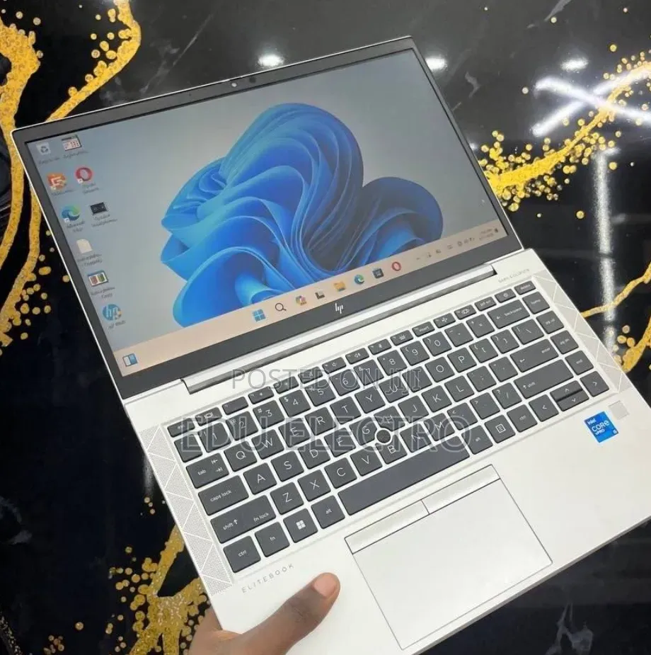New Laptop HP EliteBook 840 G8 16GB Intel Core i5 SSD 512GB