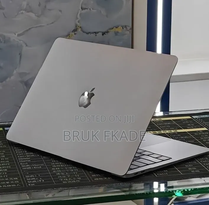 New Laptop Apple MacBook Air 2020 M1 16GB Apple M1 SSD 1T