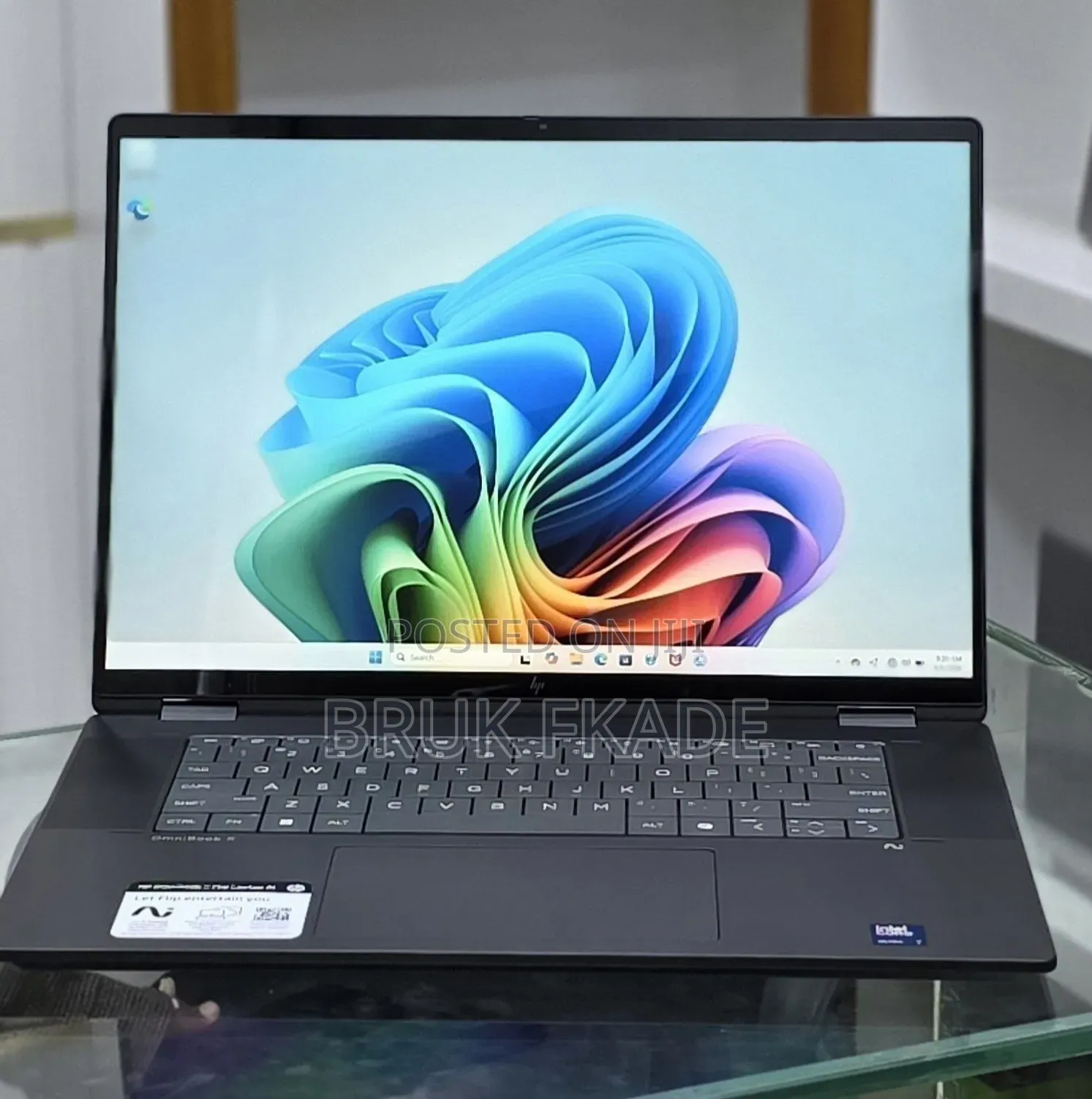 New Laptop HP OmniBook Ultra Flip 16" 16GB Intel Core Ultra 7 SSD 1T