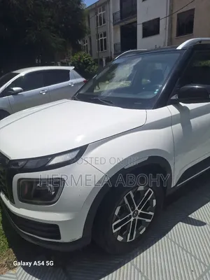 Hyundai Venue 2023 White