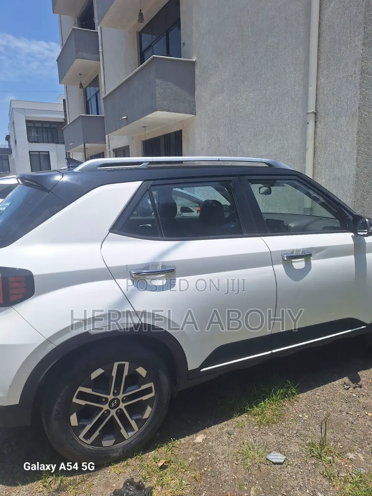 Hyundai Venue 2023 White