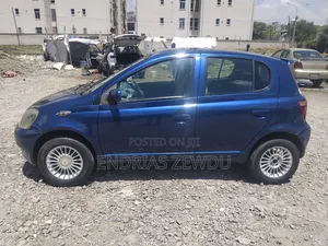 Toyota Vitz 2001 Blue