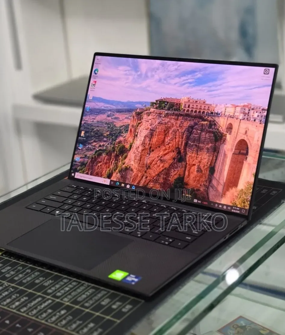 New Laptop Dell Precision 5560 16GB Intel Core i9 SSD 512GB