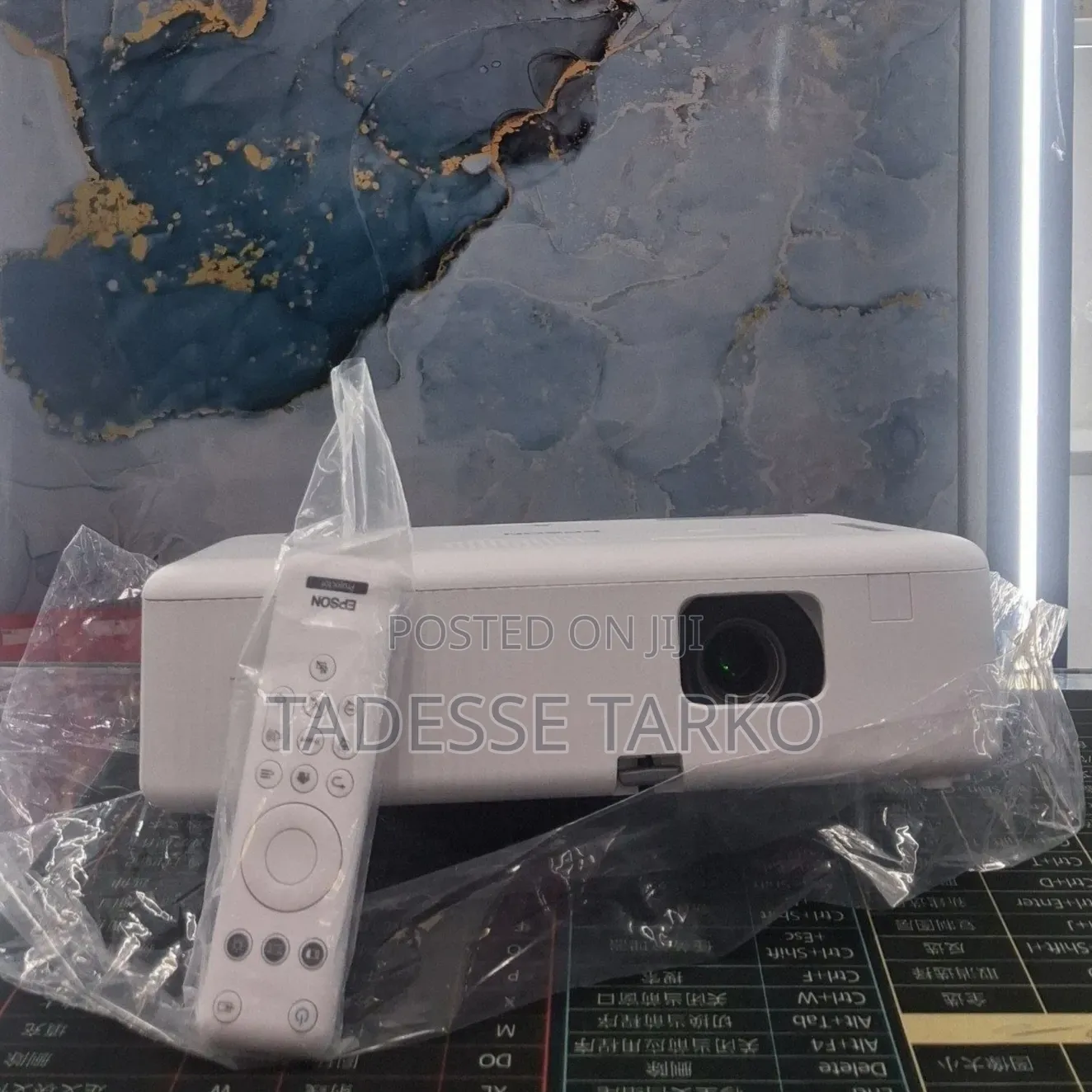 Epson W01 Projector