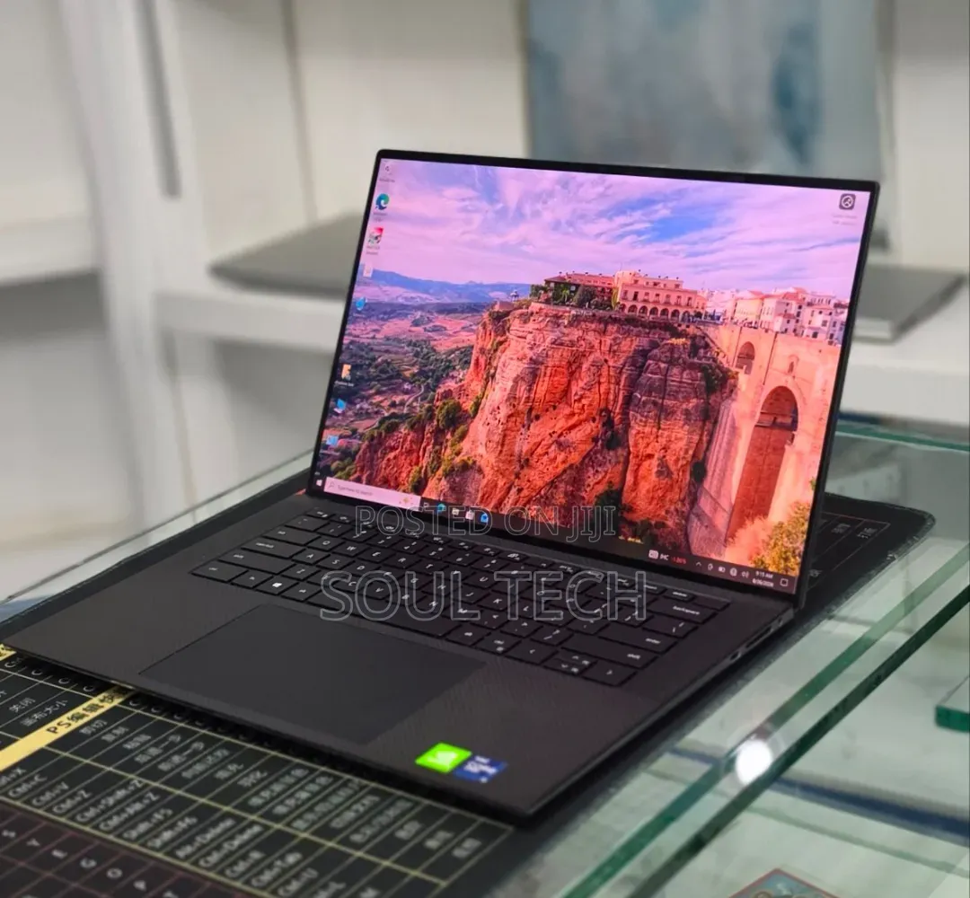 New Laptop Dell Precision 5560 16GB Intel Core i9 SSD 512GB