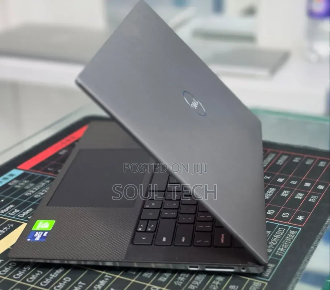New Laptop Dell Precision 5560 16GB Intel Core i9 SSD 512GB