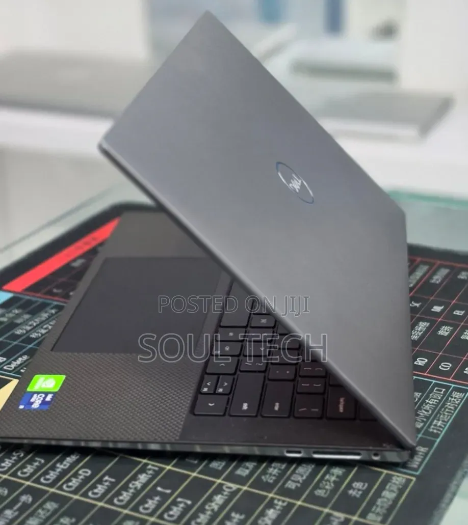 New Laptop Dell Precision 5560 16GB Intel Core i9 SSD 512GB