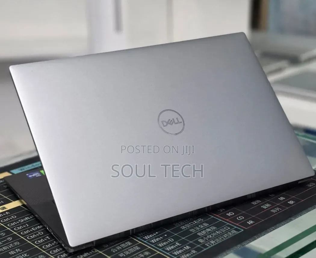New Laptop Dell Precision 5560 16GB Intel Core i9 SSD 512GB