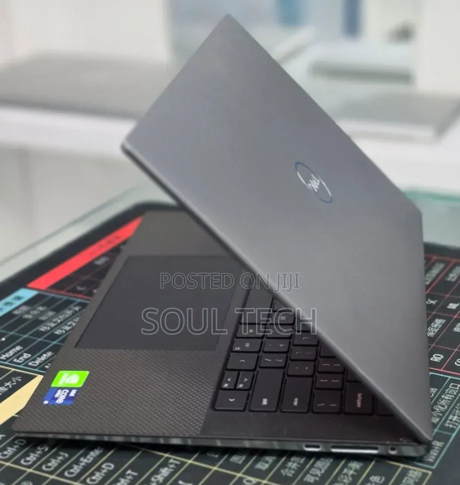 New Laptop Dell Precision 5560 16GB Intel Core i9 SSD 512GB