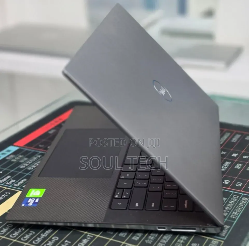 New Laptop Dell Precision 5560 16GB Intel Core i9 SSD 512GB