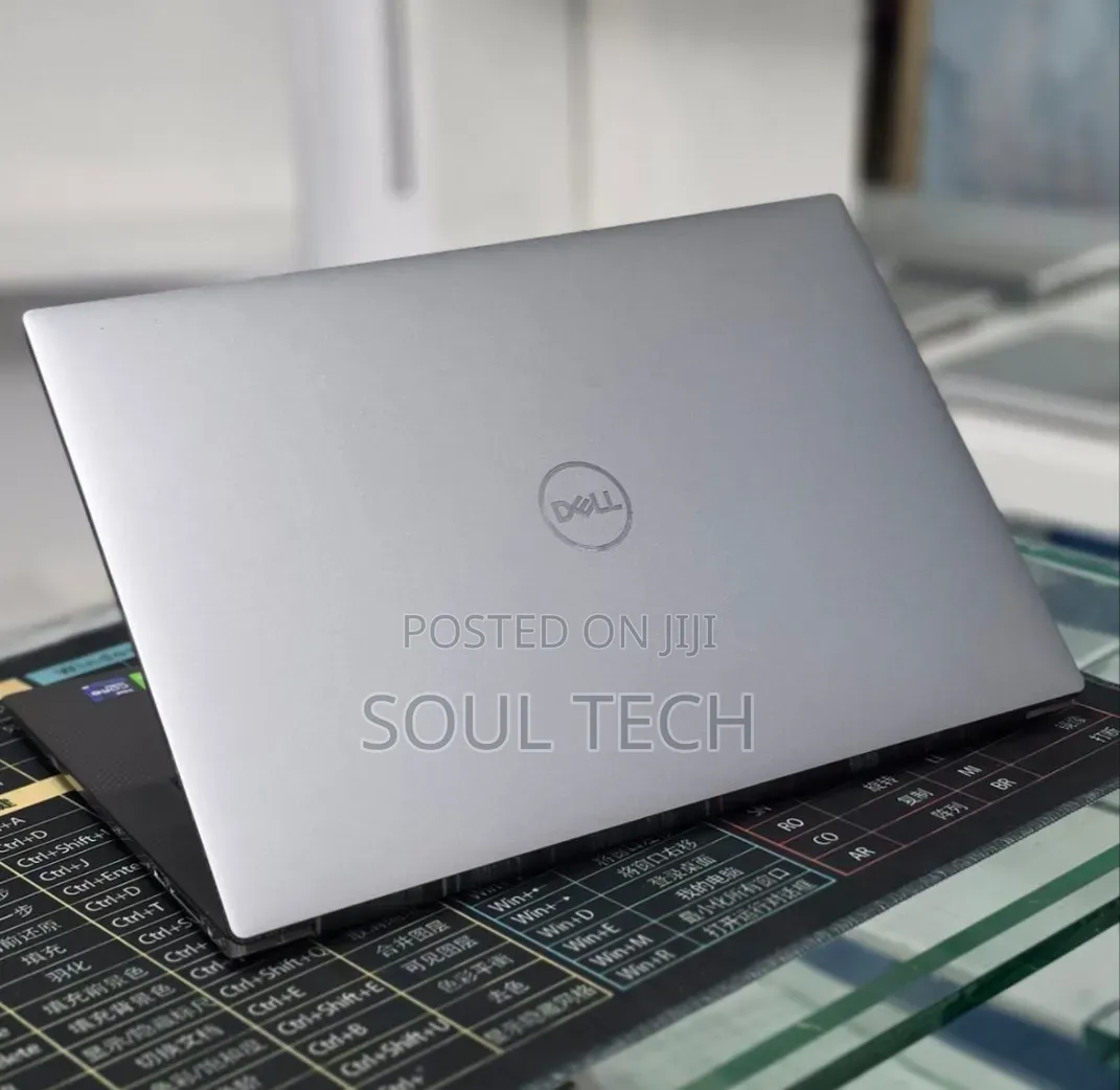 New Laptop Dell Precision 5560 16GB Intel Core i9 SSD 512GB