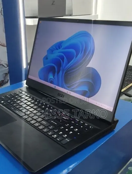 New Laptop MSI GP75 Leopard 16GB Intel Core i7 SSD 1T
