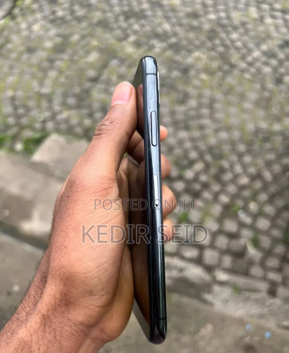 Apple iPhone X 64 GB Black