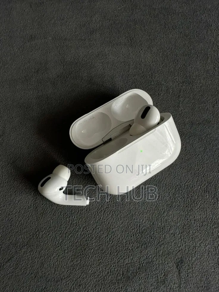 Bluetooth Earbuds – Stylish Sound for Everyday Use