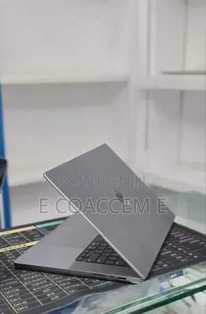 New Laptop Apple MacBook 64GB SSD 1T
