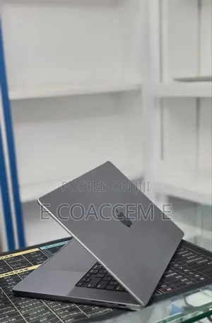 New Laptop Apple MacBook 64GB SSD 1T