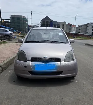 Toyota Vitz 1999 Gold