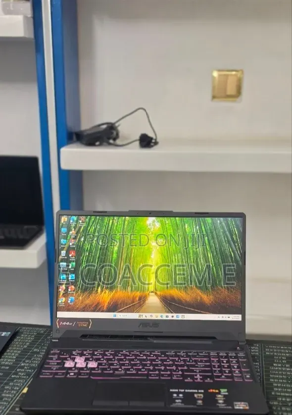 New Laptop Asus 16GB AMD Ryzen 7 SSD 512GB