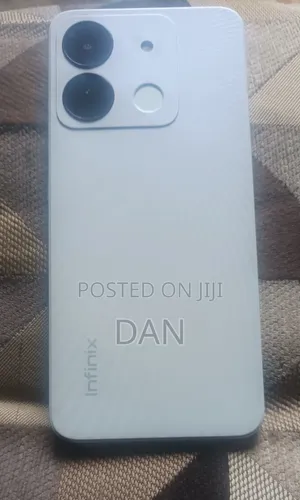Infinix Smart 7 HD 64 GB White