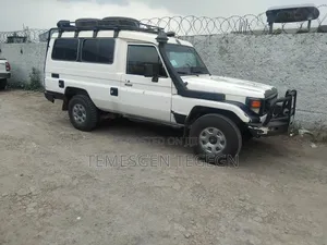 Toyota Land Cruiser 2006 White