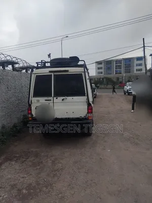 Toyota Land Cruiser 2006 White