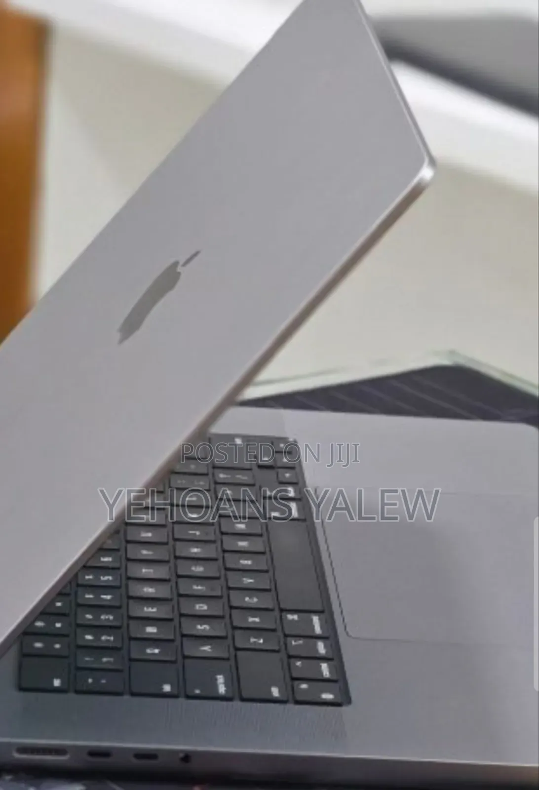 New Laptop Apple MacBook Pro 2023 M2 16GB Apple M2 SSD 512GB
