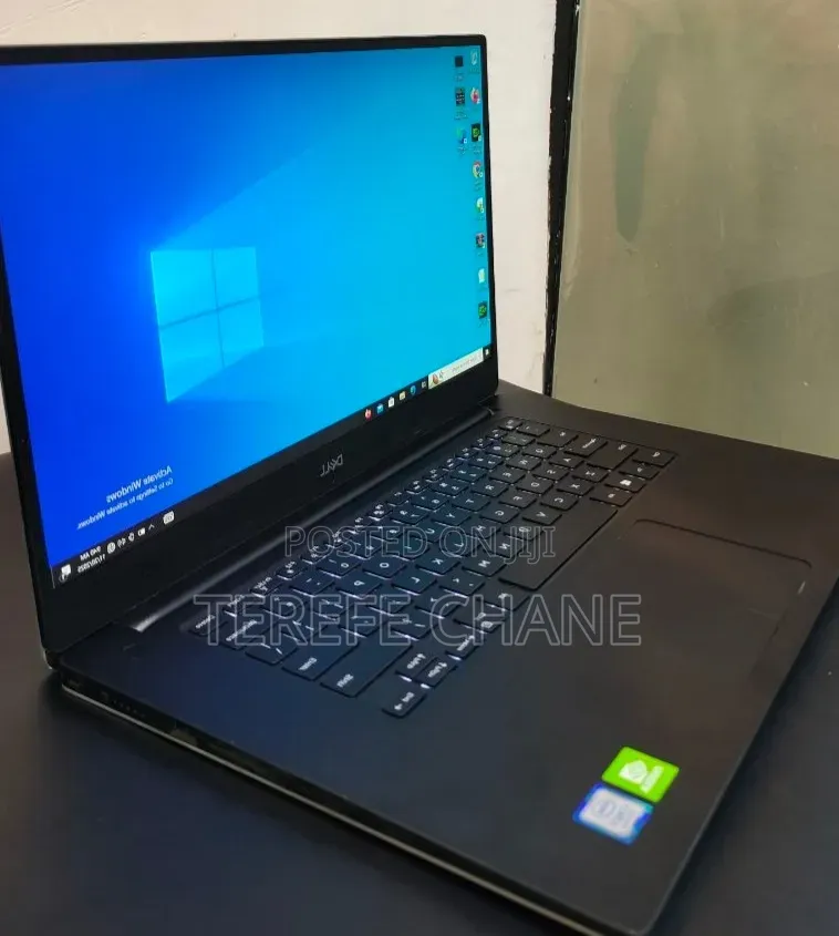 New Laptop Dell XPS 15 9570 16GB Intel Core i7 SSD 512GB