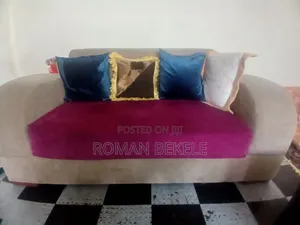 Sofa (Furniture)
