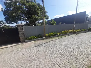 3bdrm Villa in (ላፍቶ)Lafto for sale