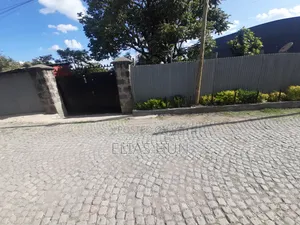 3bdrm Villa in (ላፍቶ)Lafto for sale