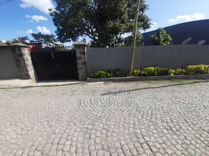 3bdrm Villa in (ላፍቶ)Lafto for sale