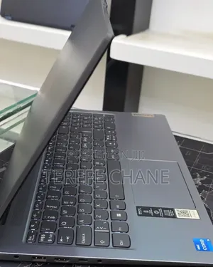 New Laptop Lenovo Ideapad 3 8GB Intel Core i5 SSD 512GB