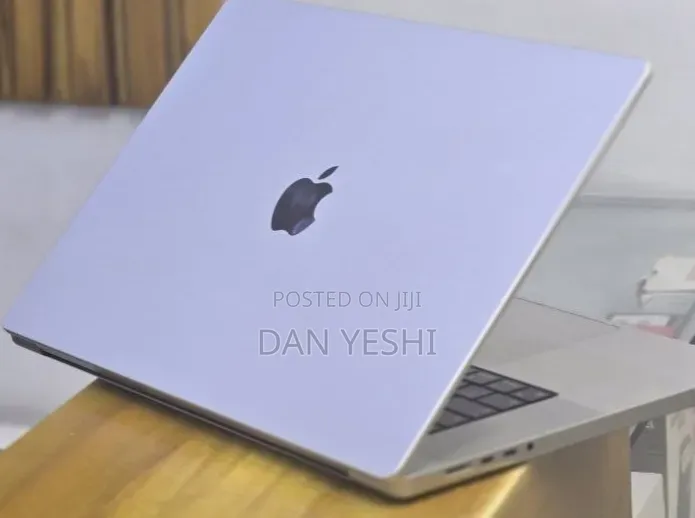 New Laptop Apple MacBook Pro 2021 M1 32GB Apple M1 SSD 512GB