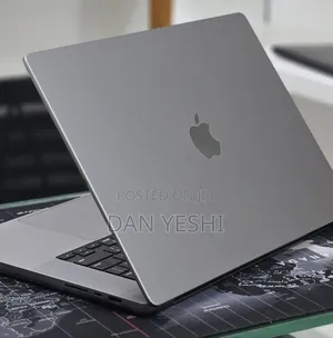 New Laptop Apple MacBook Pro 2023 M2 16GB Apple M2 SSD 512GB